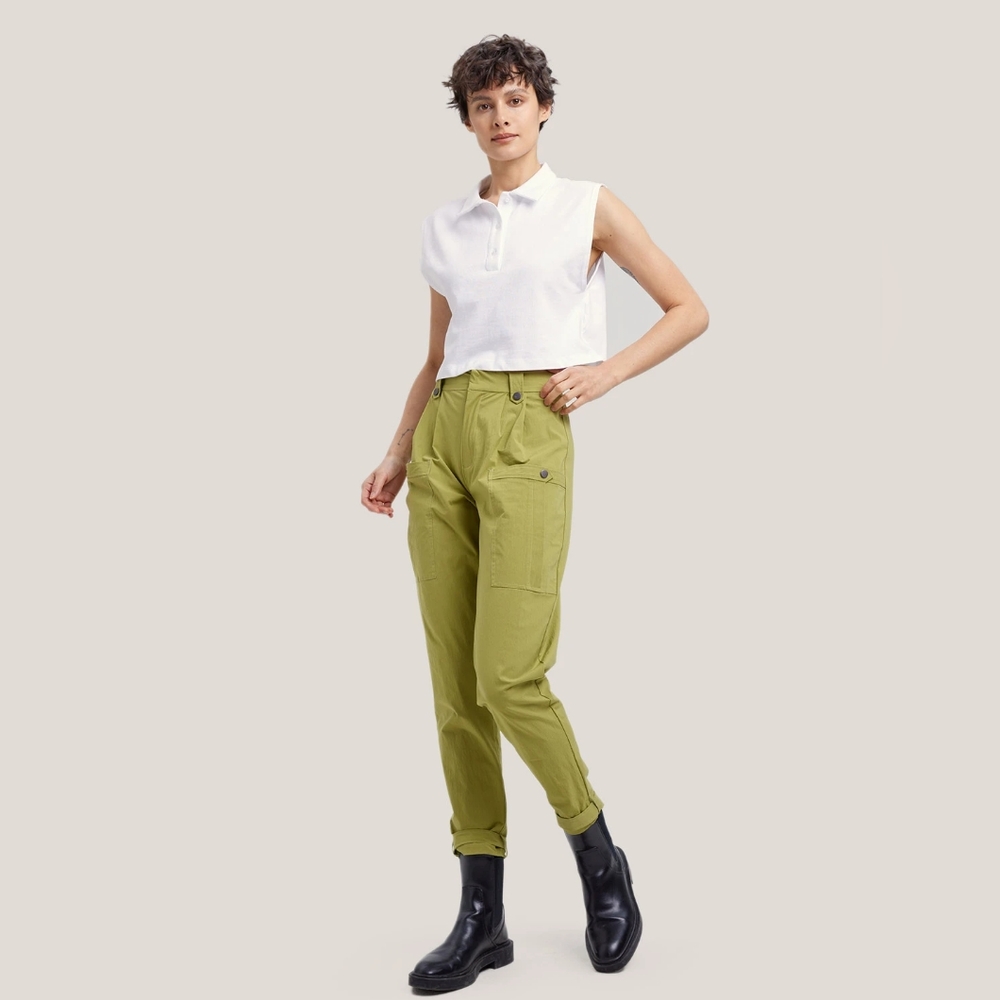 Cropped Cargo Ankle Pants in Olive Green